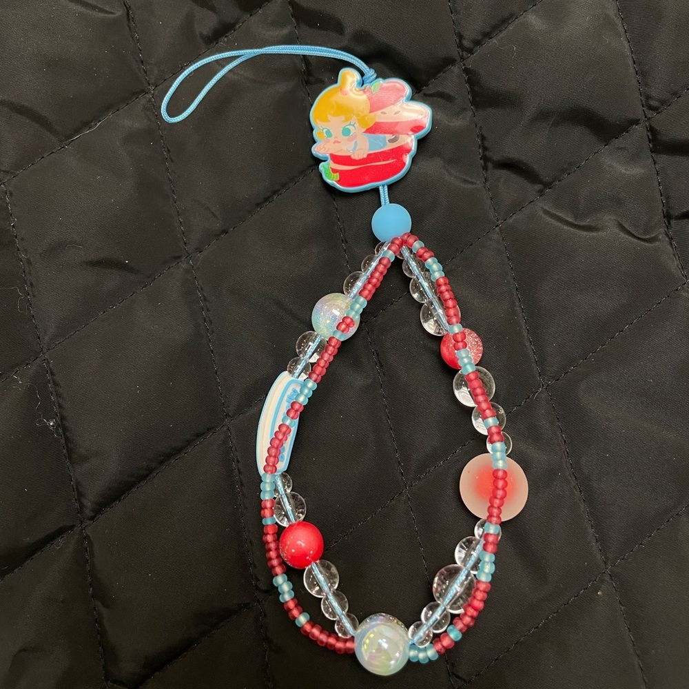 Pop Mart Baby Molly Phone Charm - Apple Guard